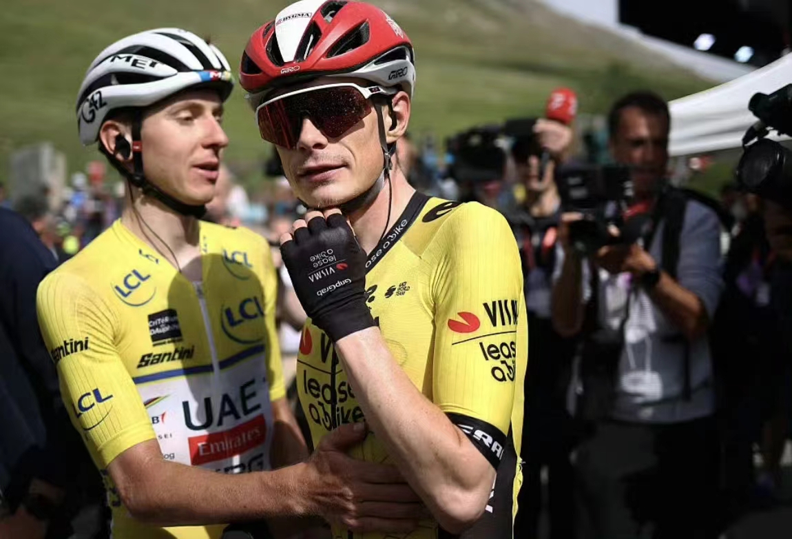 Toprenners van alle teams bereiden zich voor op de aankomende Tour de France.